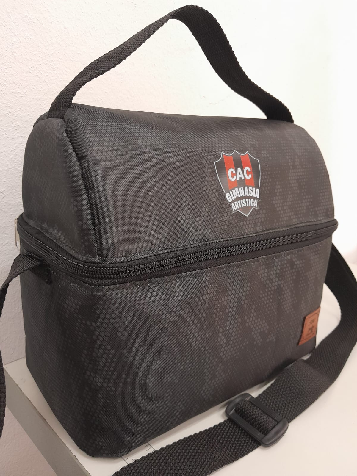 lonchera gris club c